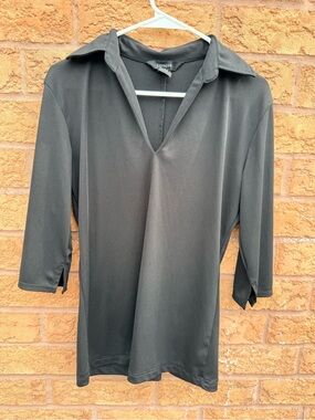 10/$25 • Express Collared V Split Neck 3/4 Sleeve Top